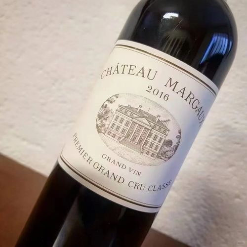 瑪歌酒莊正牌酒 Ch&acirc;teau Margaux 的酒瓶