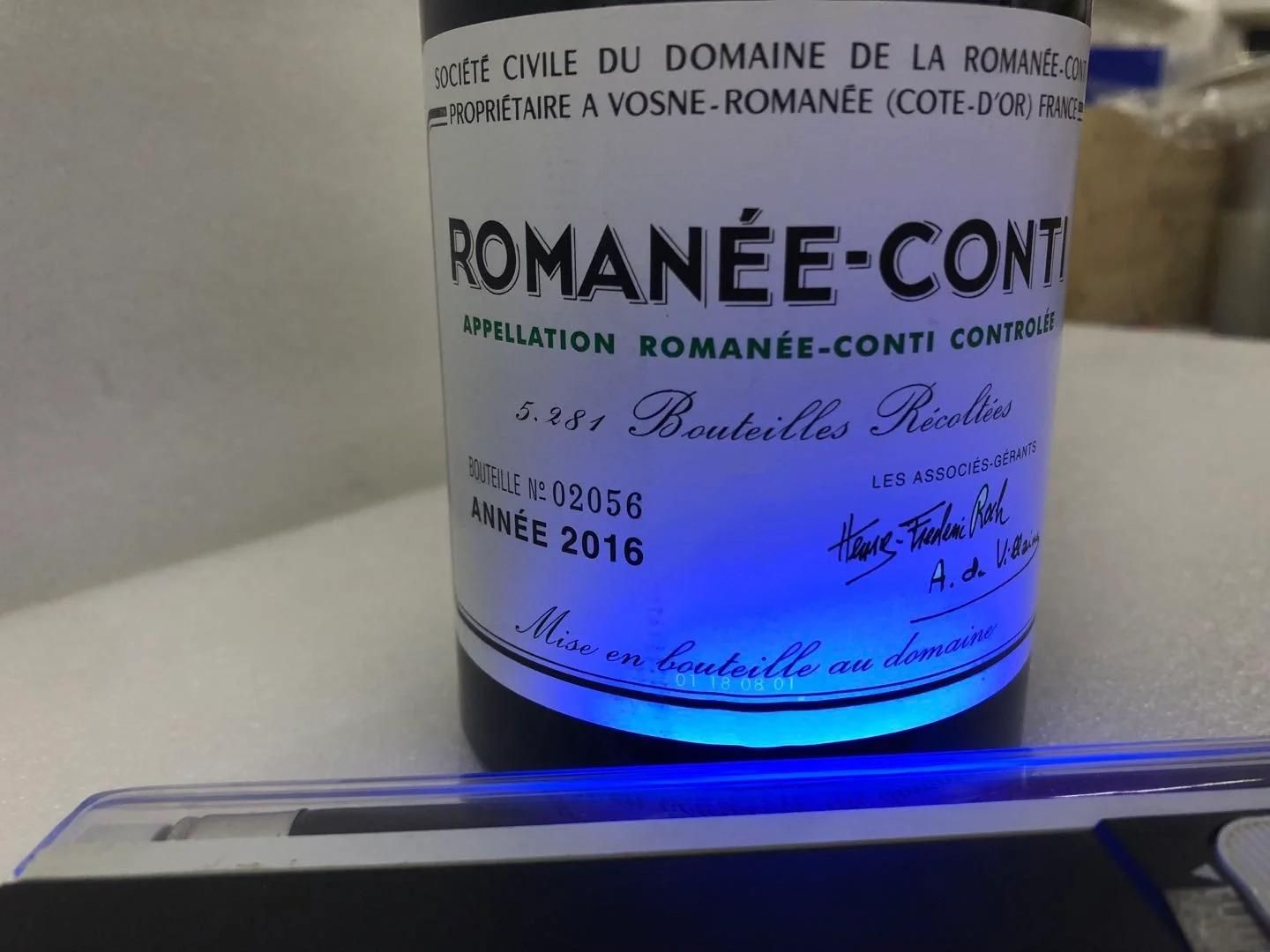 羅曼尼康帝酒標細節特寫，展示其獨特的字體與編號