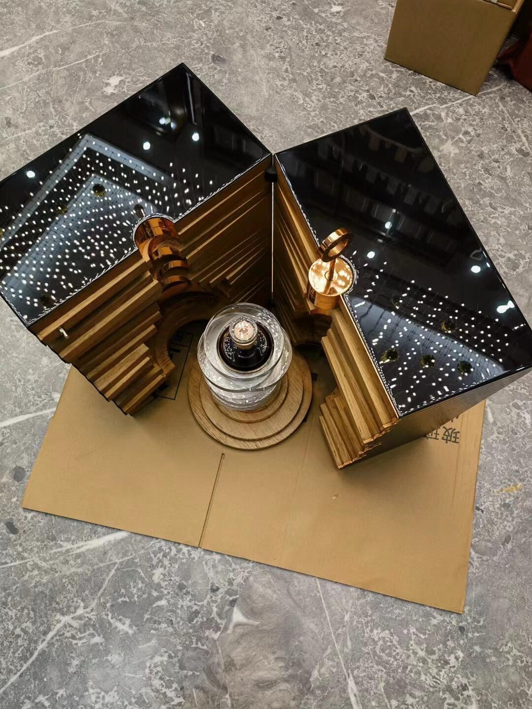 Hennessy H8 配件與展示盒完整度示意