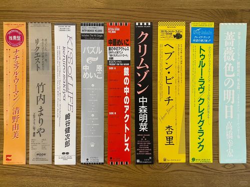 日版黑膠唱片（Japan Pressing）附帶側標（OBI）的精美外觀