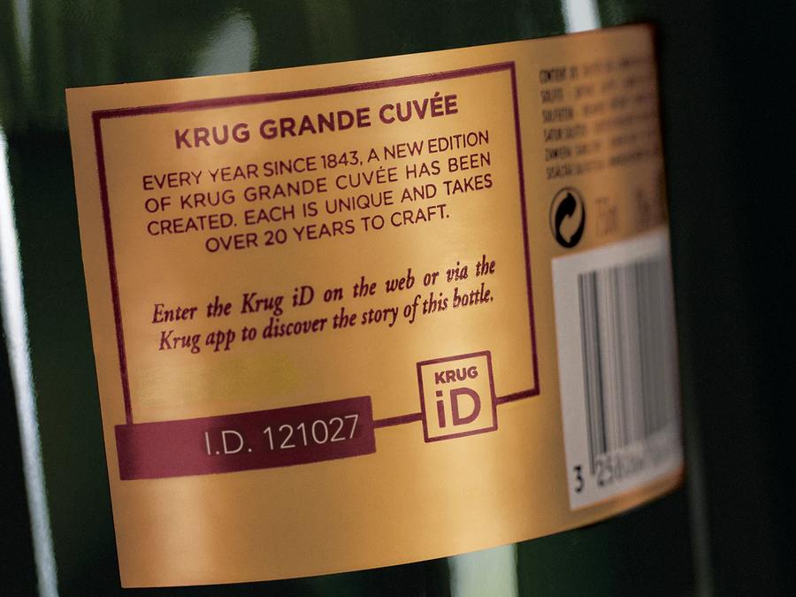 庫克香檳瓶背，可見 Krug ID 編碼