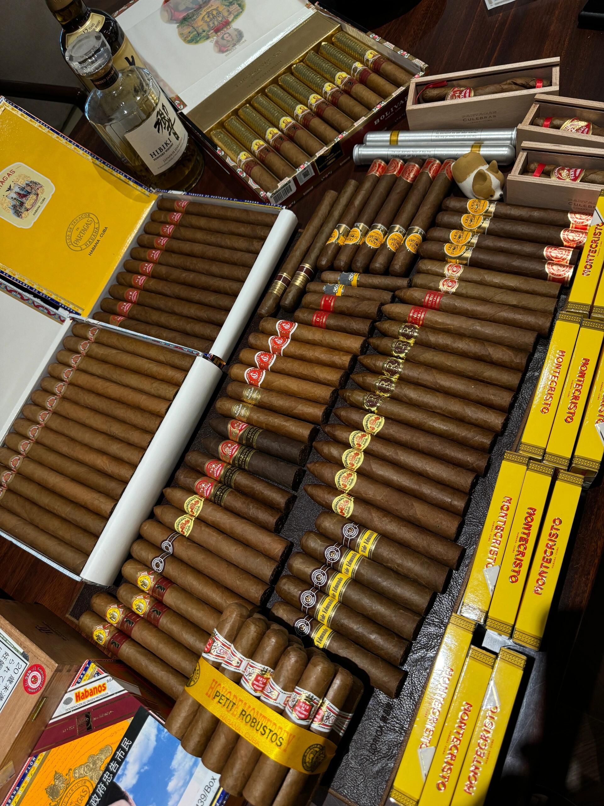 Cohiba、Davidoff、Montecristo 舊雪茄估價主題視覺