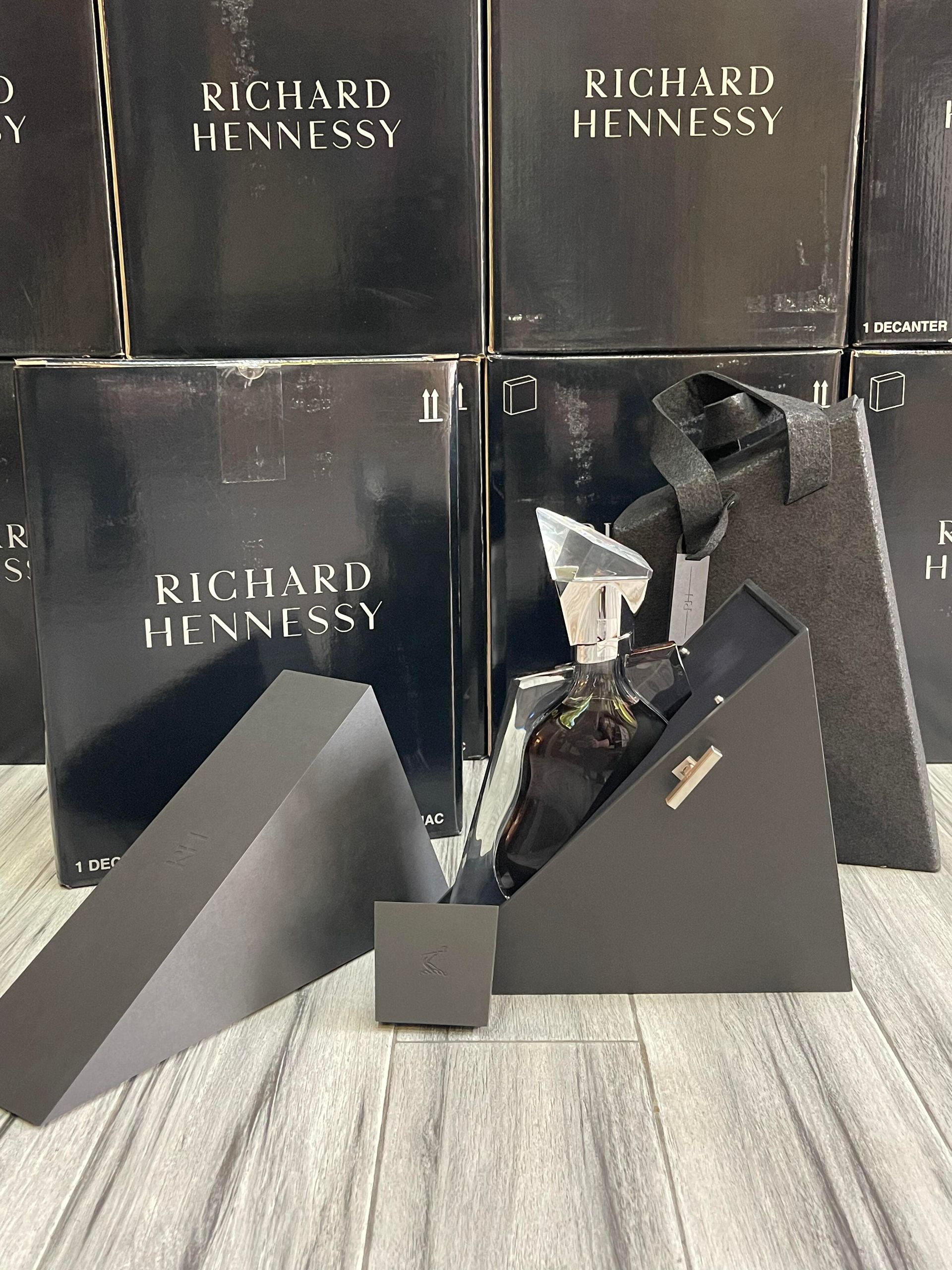 Richard Hennessy 高端干邑包裝與盒況檢查
