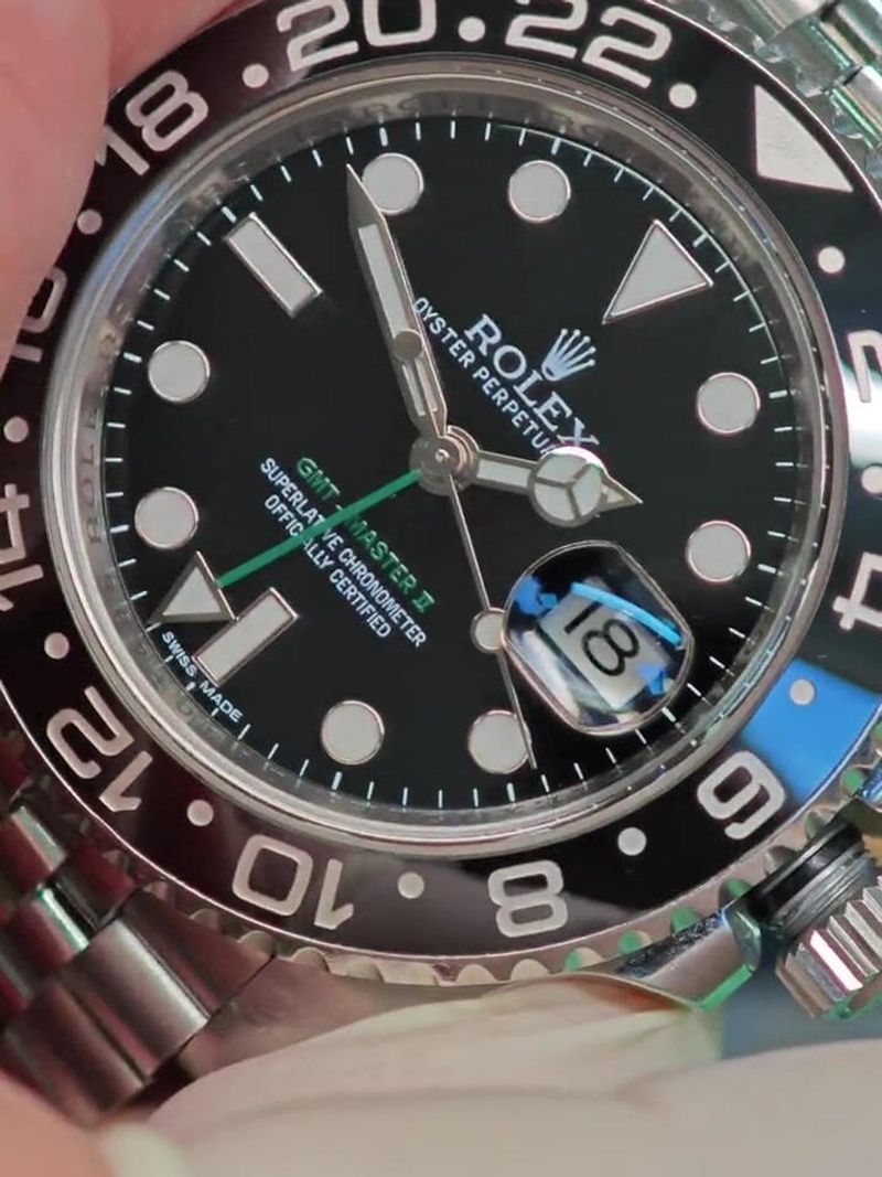 GMT-Master II 錶圈配色與 GMT 指針細節