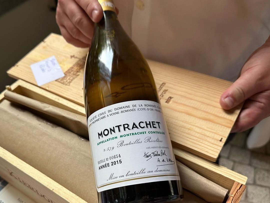 DRC酒瓶頸部Prooftag氣泡防偽標籤特寫