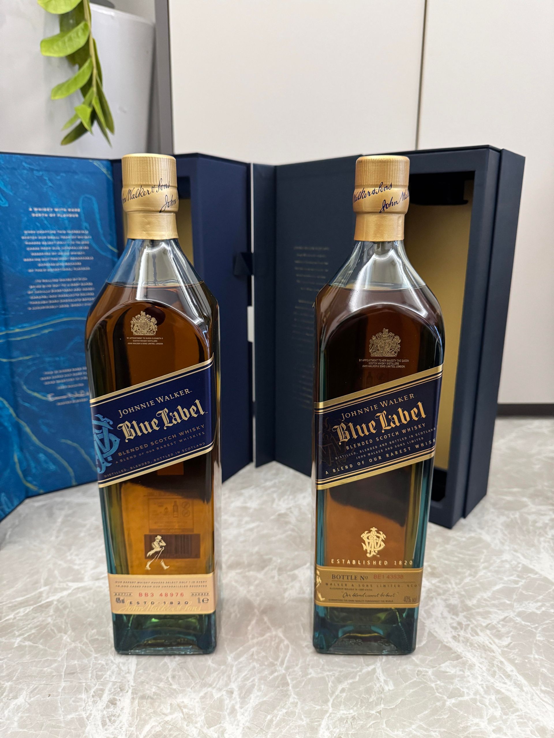 無年份威士忌酒標、產品系列與瓶況資料並列，展示 NAS 回收前的版本比較方法