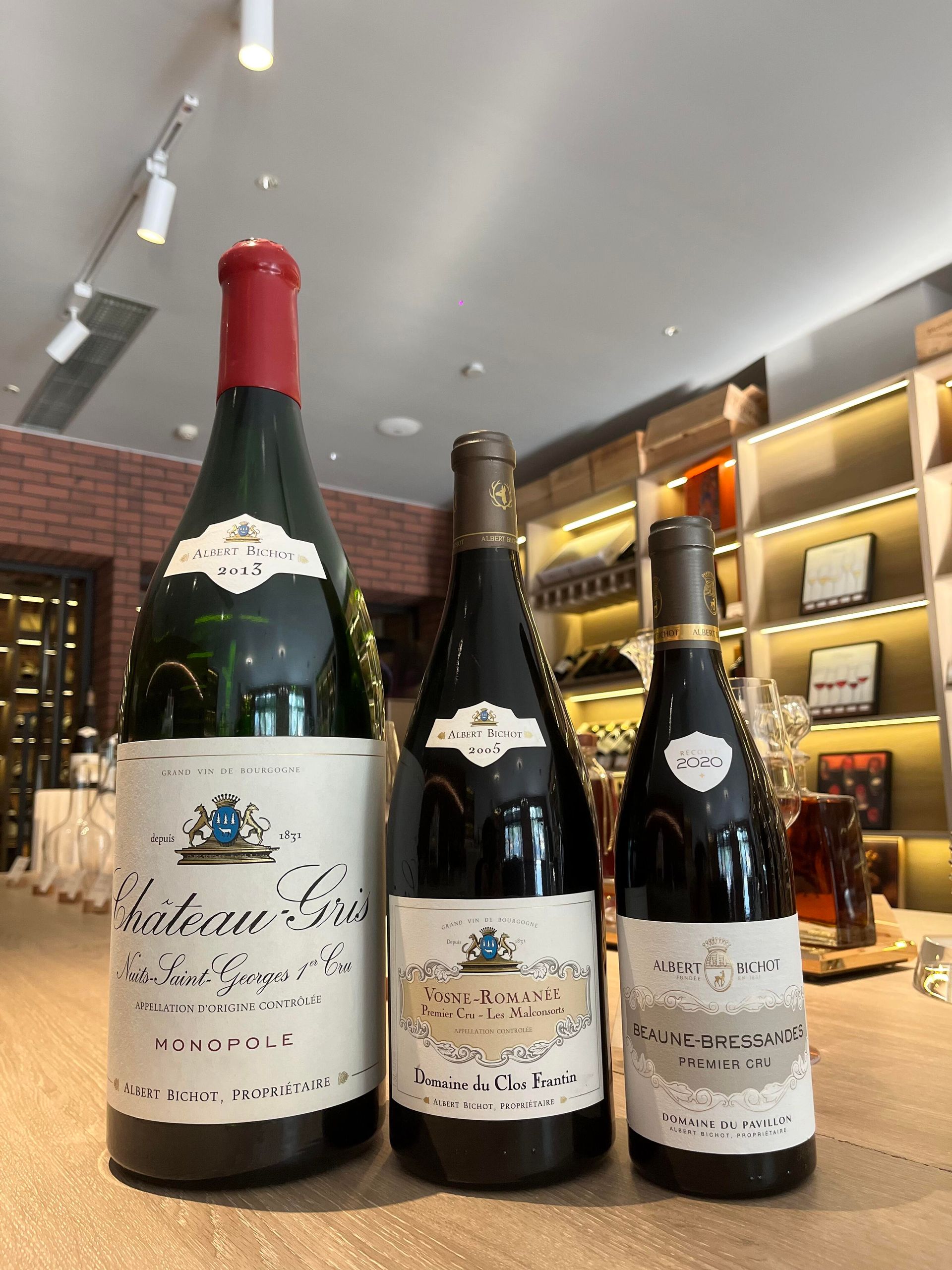 375ml 半瓶、750ml 標準瓶與 1.5L Magnum 的酒液容量及頂部空間比例比較圖