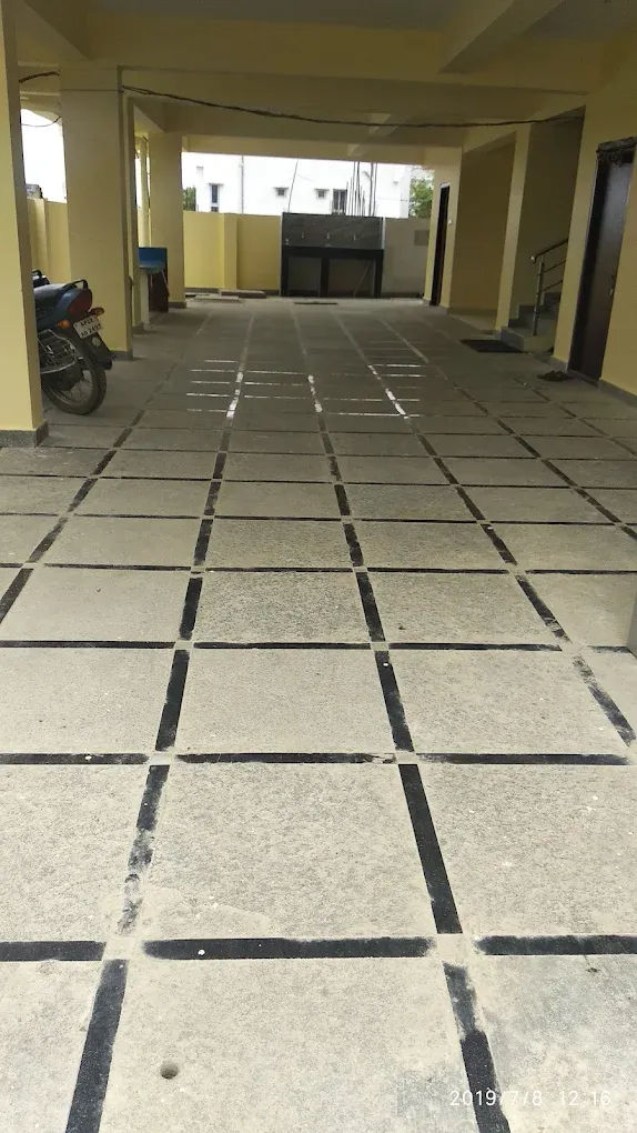 Lakshtriveniexecutivemenshostel 4