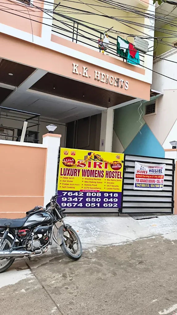 SIRI Luxury Womens Hostel 3