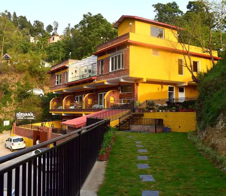 luxury rooms · mountain views · secure parking
