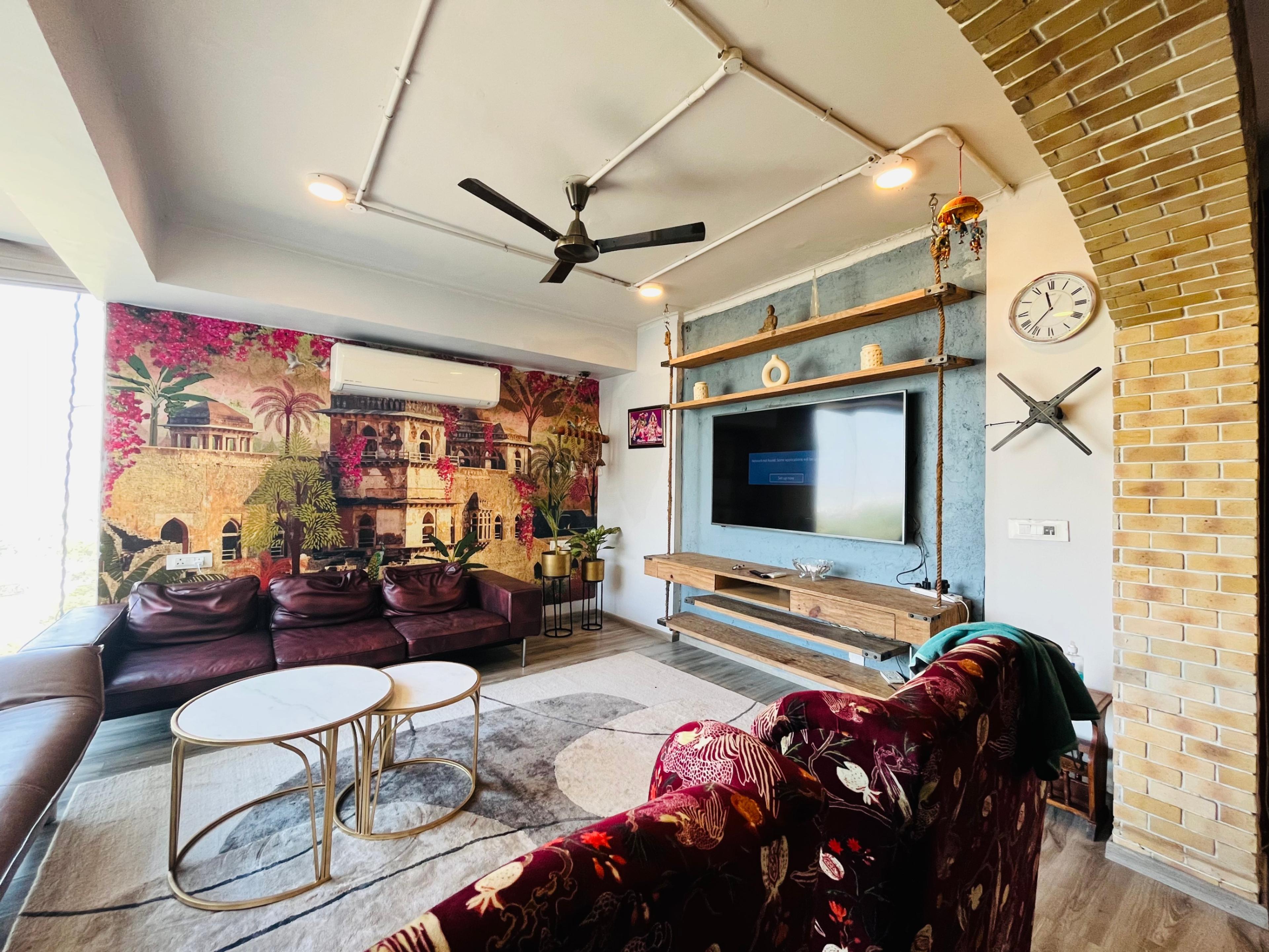Soulful Stay-2BHK w/Jacuzzi & Rooftop, Vasant Kunj