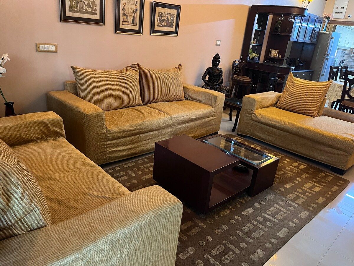 Living room image 3