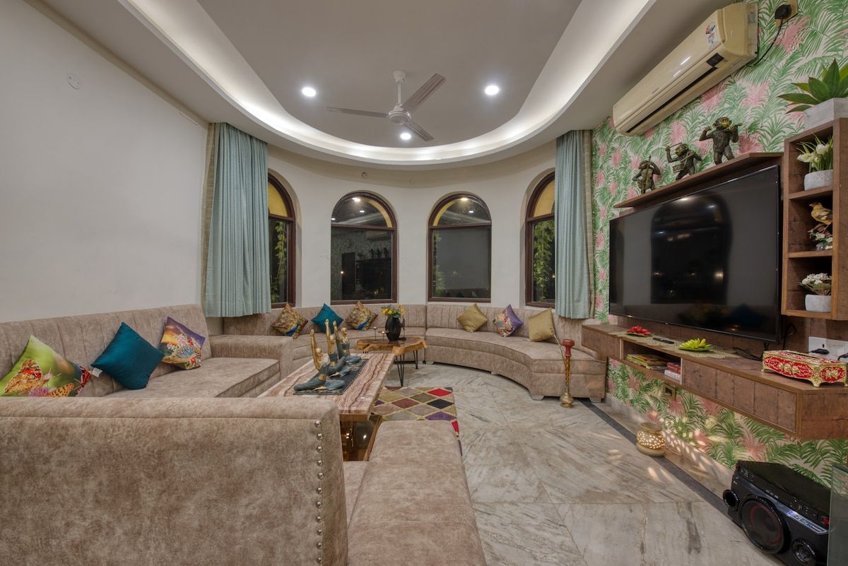 Sunahari Bagh - Luxe farmstay with Pool in Gurgoan image 4