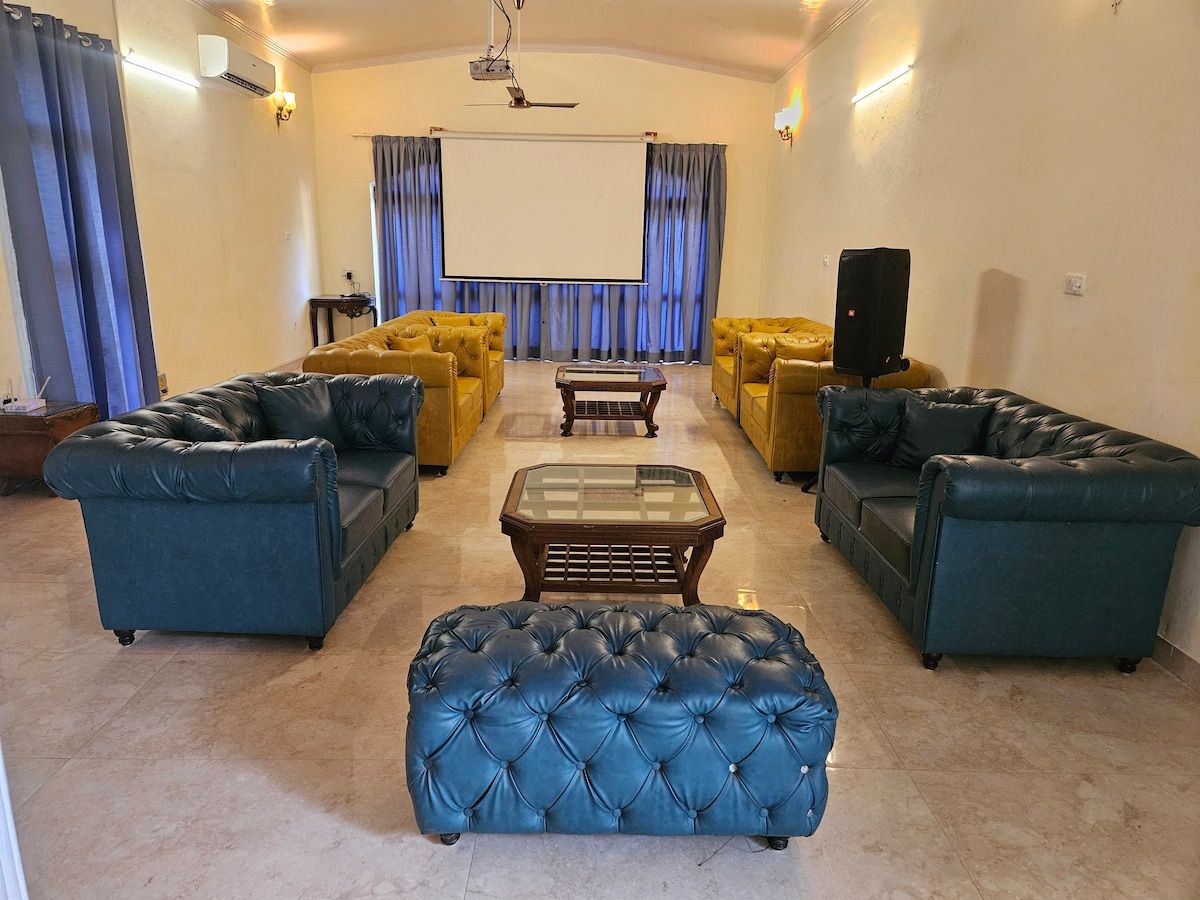Living room image 1