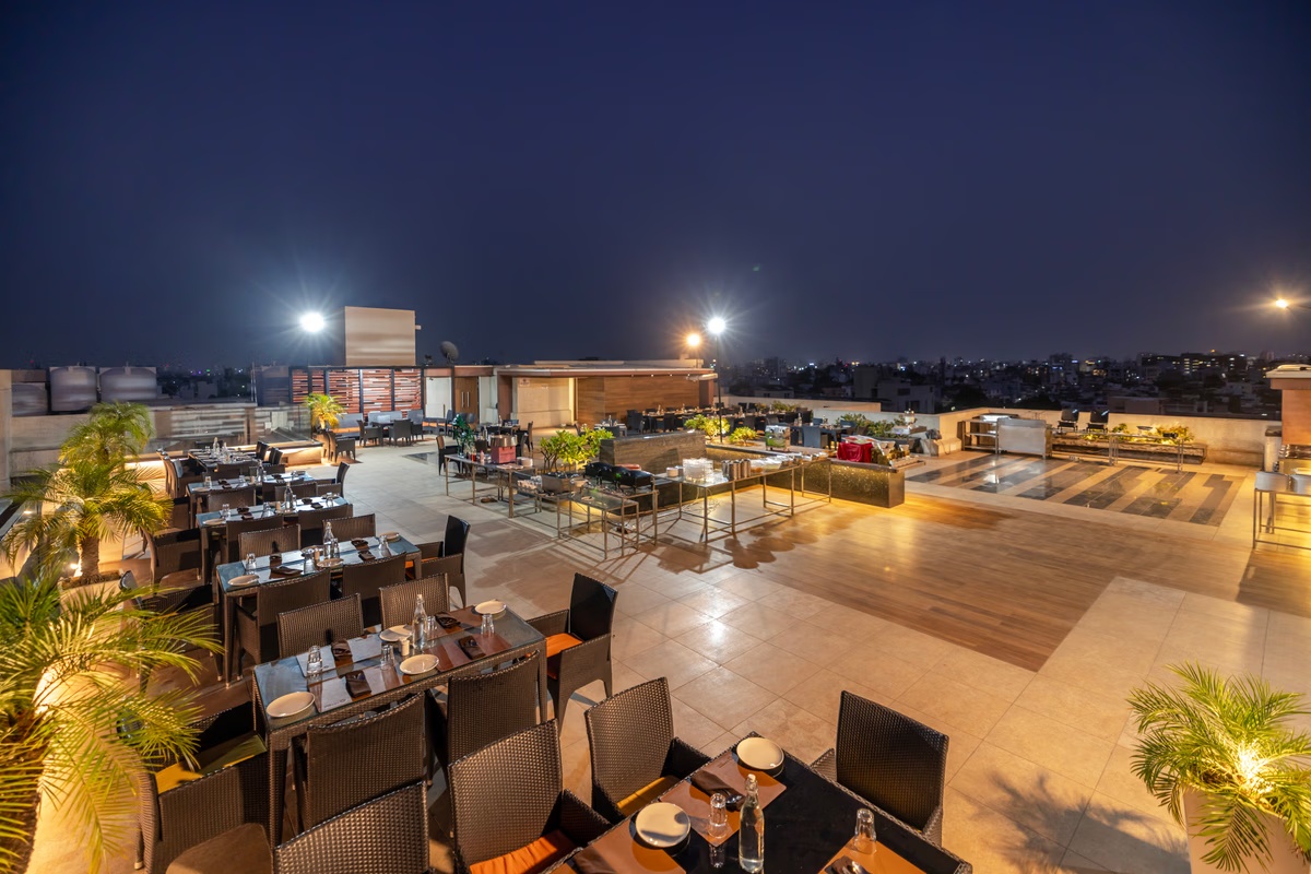 Quality Inn Patria Suites, Rajkot photo 11