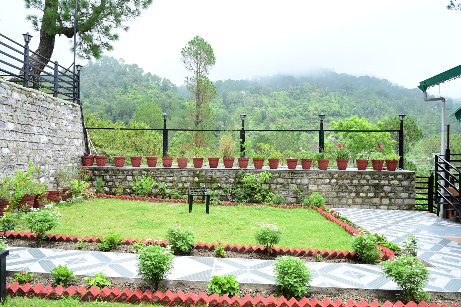 Iktara Inn - Ghorakhal | Best Homestay Near Kainchi Dham, Nainital photo 6