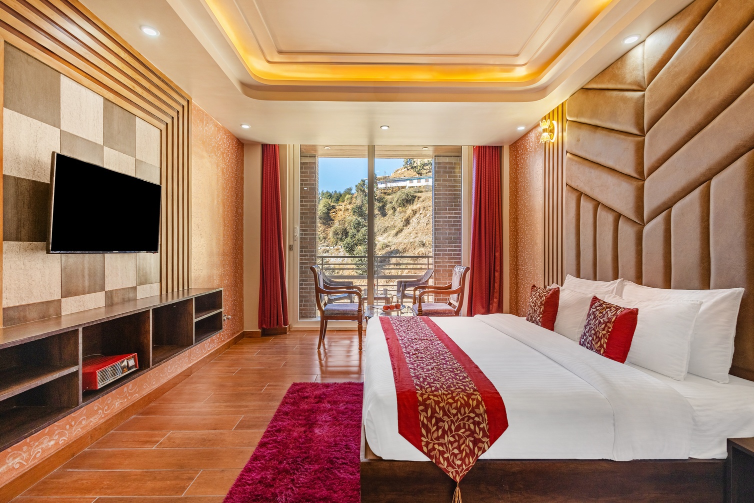Classic Room with Balcony at Sterling Shivalik Chail - Photo 2