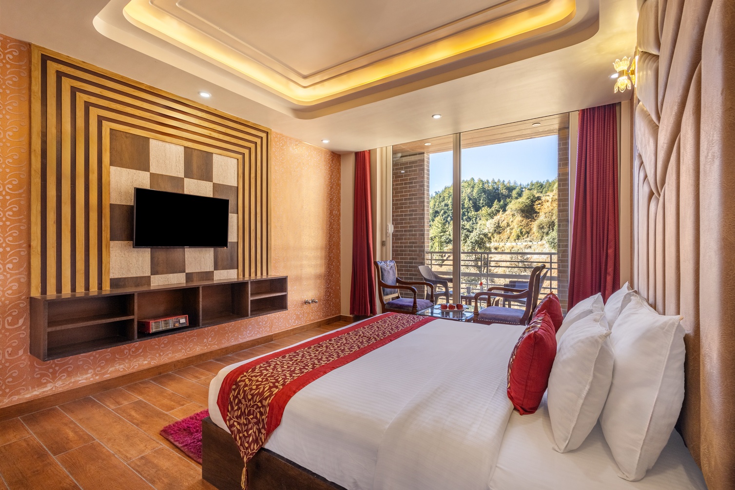 Classic Room with Balcony at Sterling Shivalik Chail - Photo 3