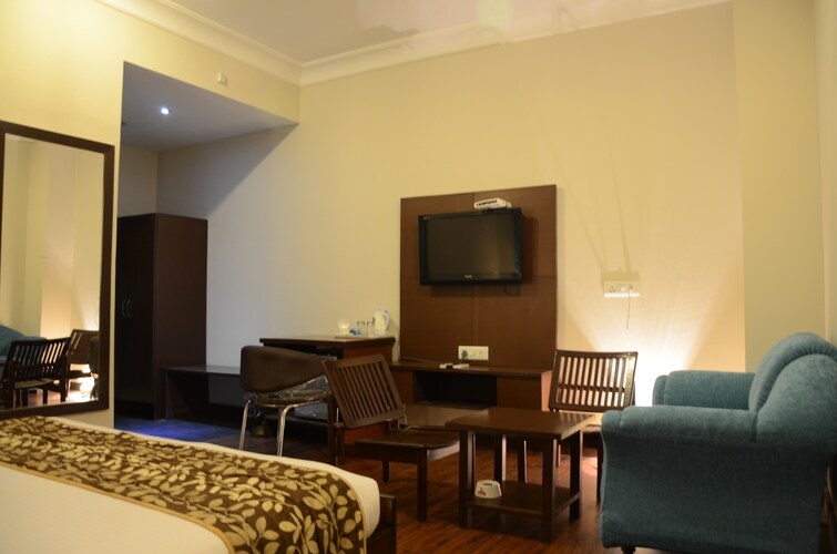Deluxe Room at Click Hotel Kohinoor, Ludhiana - Photo 3