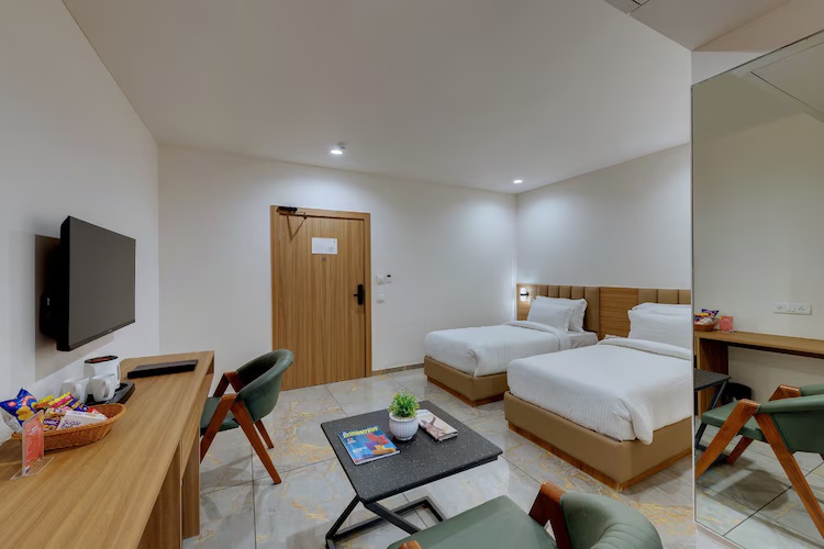 Deluxe Room at Comfort Inn Sapphire Chandkheda, Ahmedabad - Photo 3