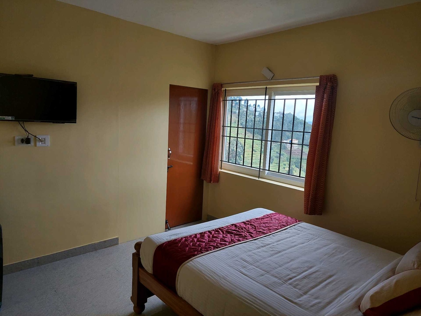 DELUXE HILL VIEW at JRS INN, KODAIKANAL - Photo 3