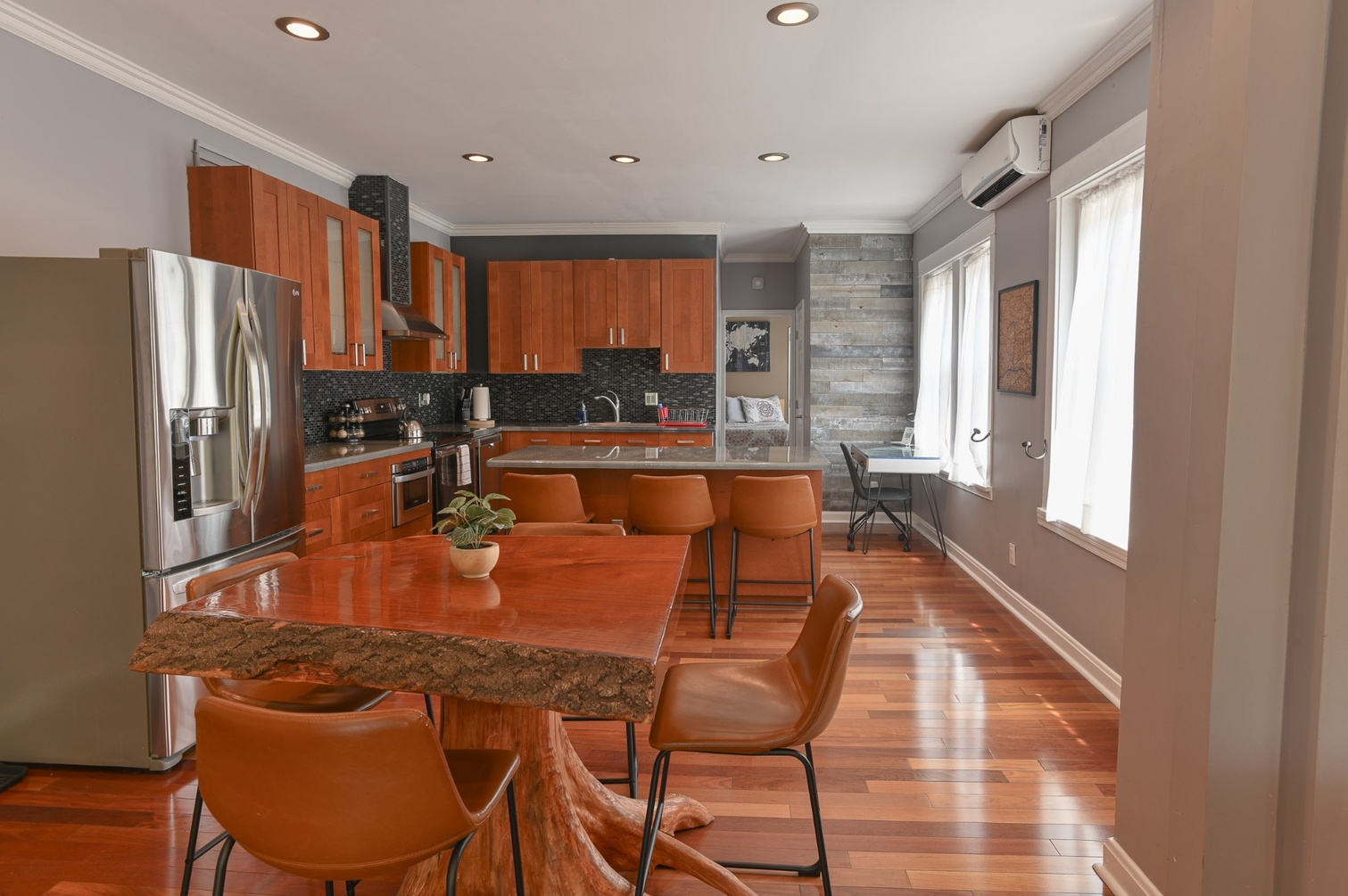 1BR Riverfront Penthouse w/ River Views at BurgBnB Riverfront - Photo 1