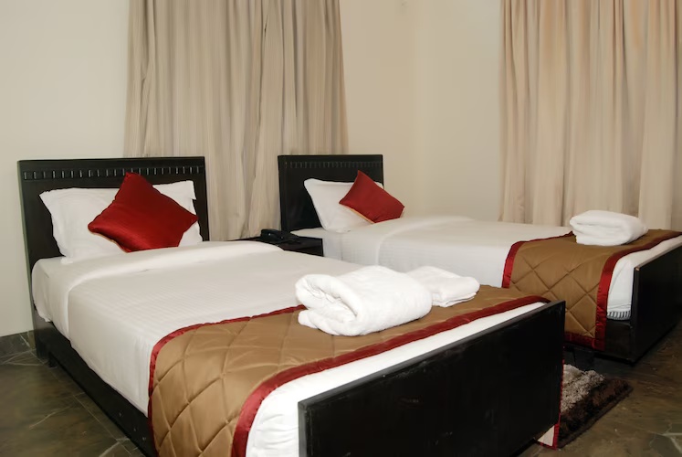 Deluxe Twin Room at The Altruist Business Stays - Manyata Tech Park - Photo 2