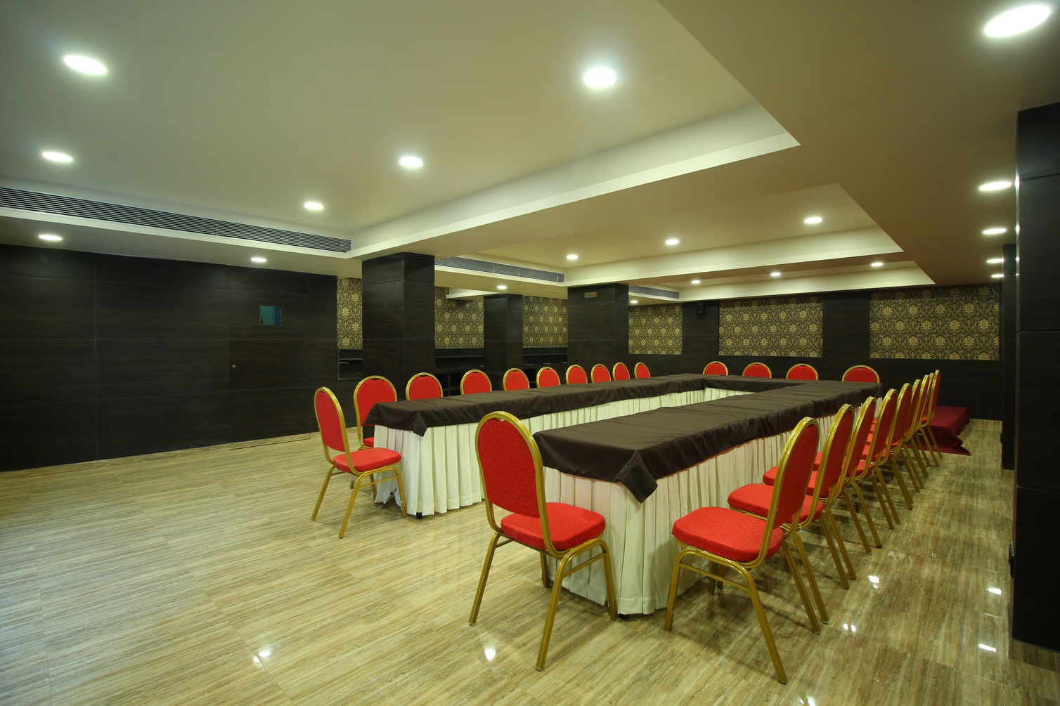 Central Beacon Hotel, Surat photo 5