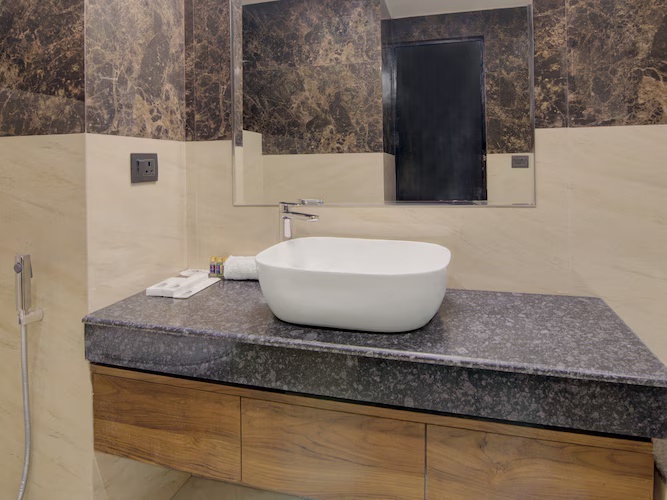 Super-Deluxe With Balcony at Comfort inn Karnal - Photo 3