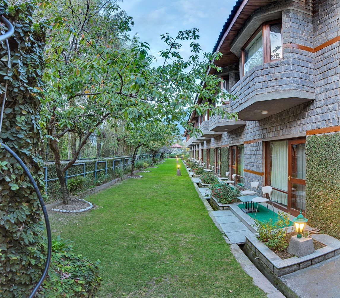 Club Mahindra White Meadows photo 7