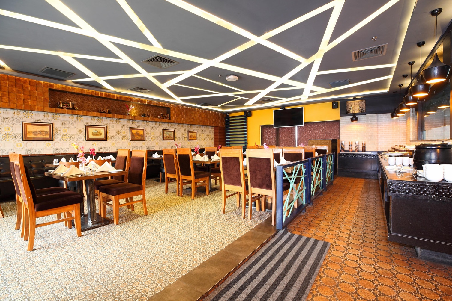 Pinnacle by Click Hotels photo 9
