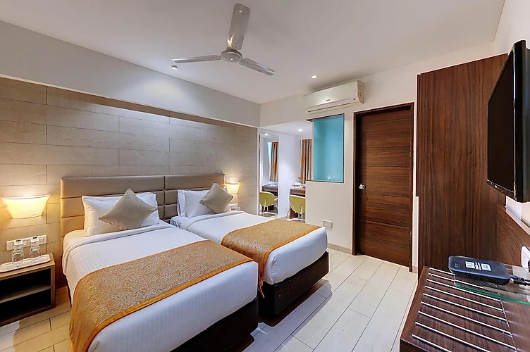 Executive Twin at Click Hotel, Vadodara - Photo 3