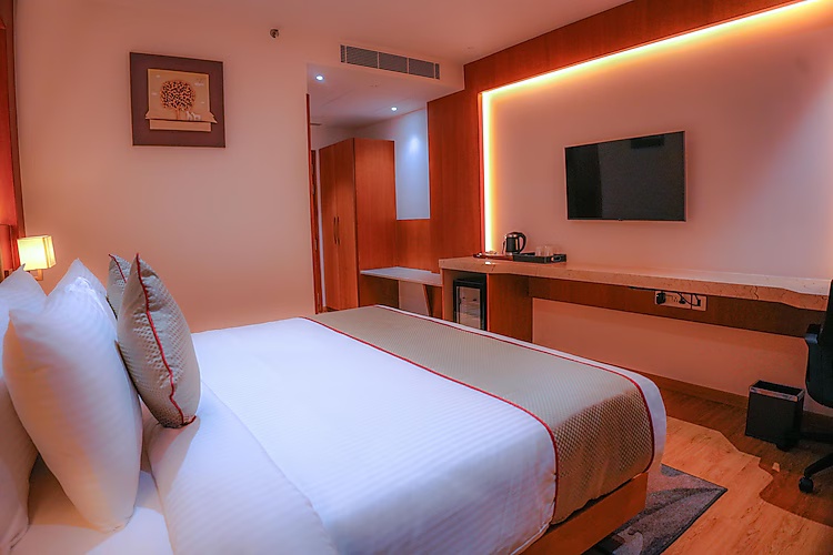 Superior Room at Clarion Bangalore - Photo 2