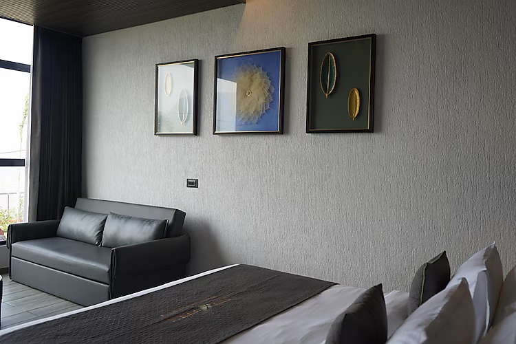 Fern Classic Premium Room, 1 King Bed at The Fern Heaven on The Hills, Hatgad-Saputara - Photo 2