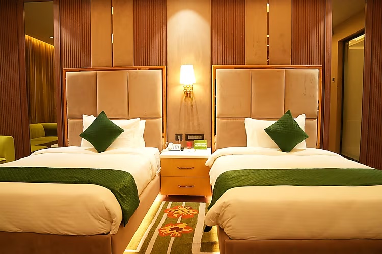 Executive Twin Room at Comfort Inn Vindhyan - Photo 3