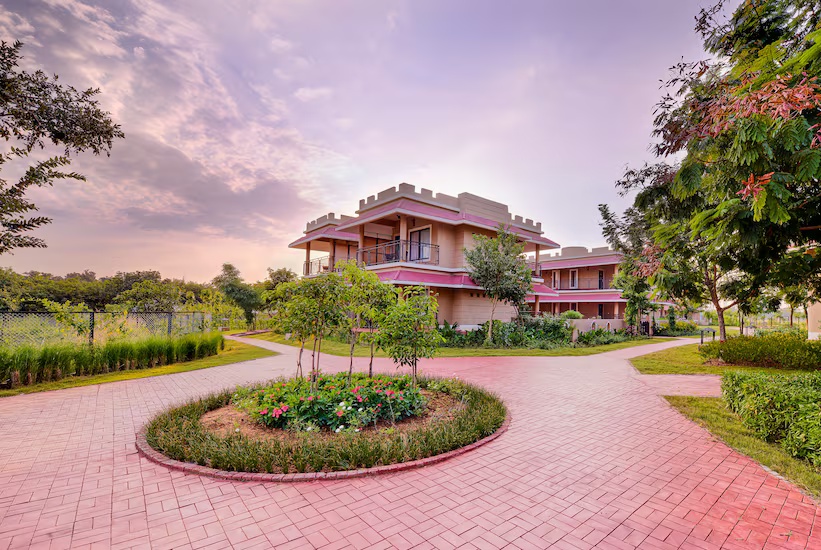 Sterling Kanha photo 9