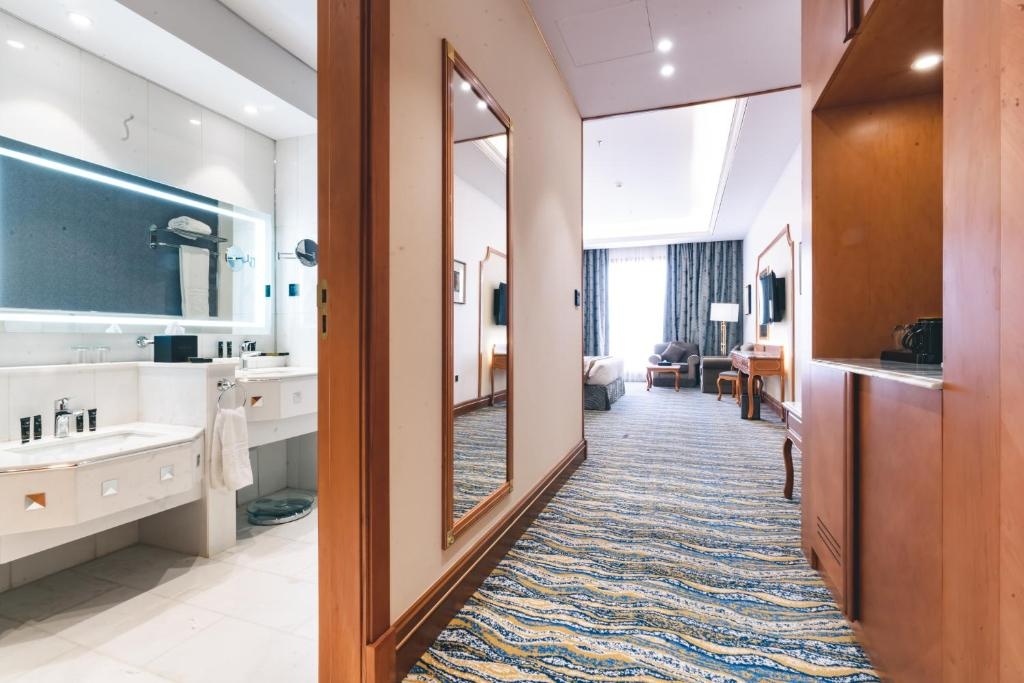 Premier Twin Suite at Taif Iridium Hotel - Photo 2