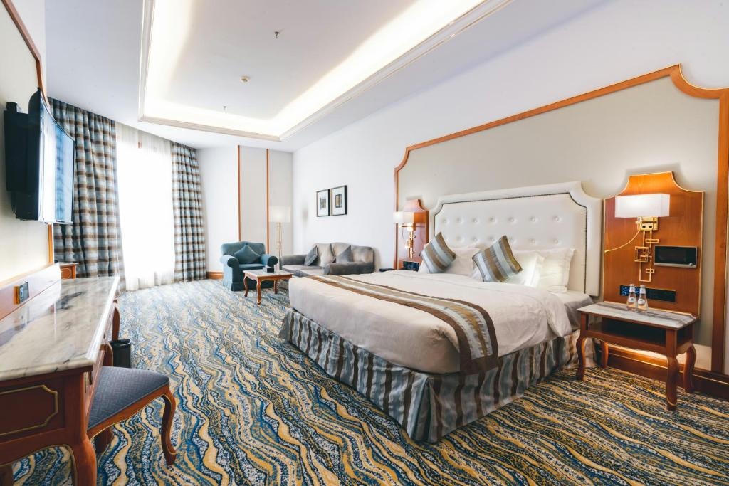 Luxurious Family Suite at Taif Iridium Hotel - Photo 1