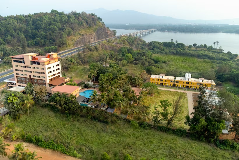 Sterling Karwar photo 5