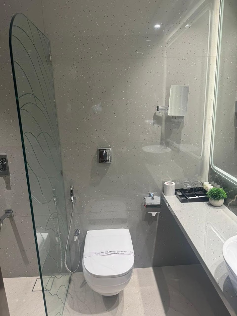 Family Suite at Hotel Suba Palace Mumbai - Photo 3