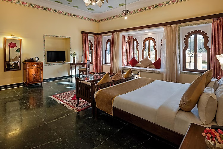 Royal Suite at Sterling Jaisinghgarh - Udaipur - Photo 3