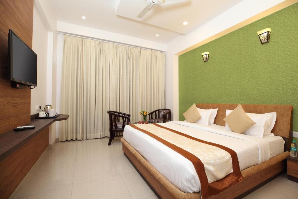 Superior Double Room at GenX Crescent, Lucknow - Photo 3