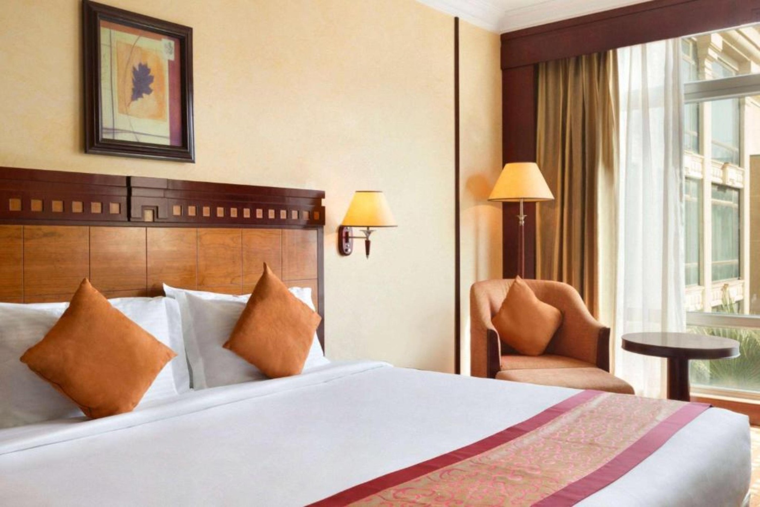 King Executive Suite with City View - Smoking at Ramada by Wyndham Riyadh - Photo 2