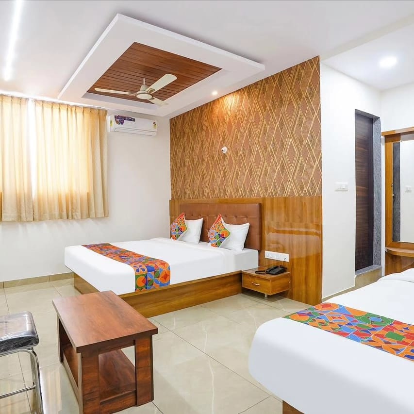 DELUXE ROOM at Hotel Platinum Palace - Photo 3