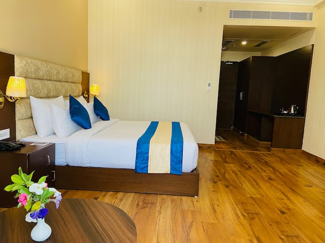 Premier Room at Sterling Mantra Haridwar - Photo 3