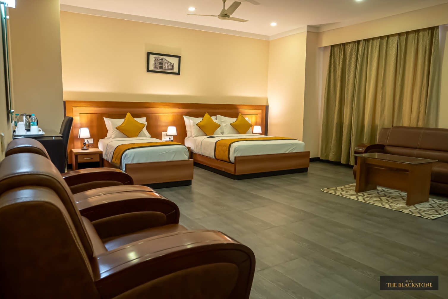 Suite at Hotel The BlackStone - Photo 3