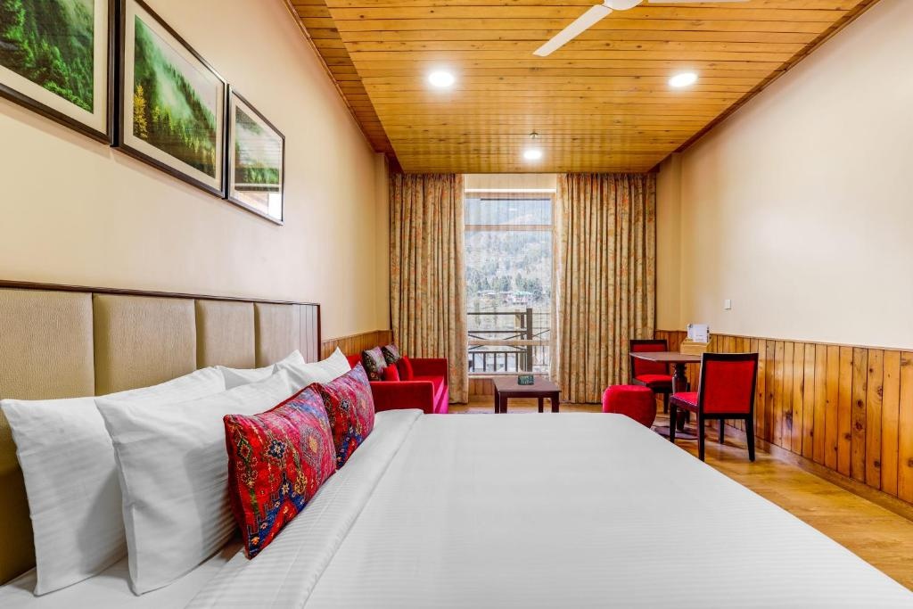 Family Room at Club Mahindra Janjehli Resort, Himachal Pradesh - Photo 3