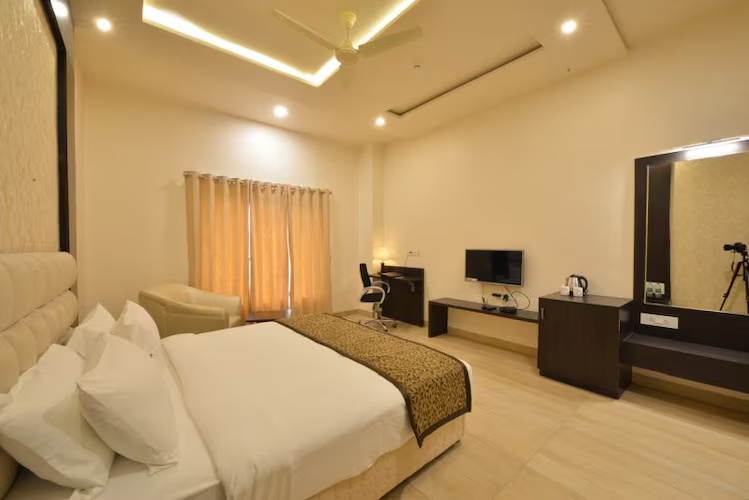 Winter Green Room at The Fern Residency, Parbhani - Photo 3