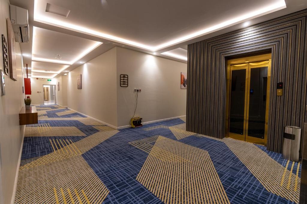 Superior Double or Twin Room with Terrace at XYZ Hotel Al Najah - فندق اكس واي زد النجاح - Photo 3