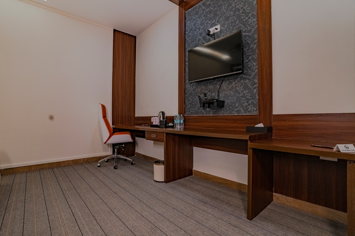 Family Room at Essotto Recreation Hub - Photo 2